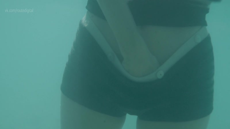Hanna alstrom, carice van houten nude (covered) skleneny pokoj (the glass room, 2019) hd 1080p watch online