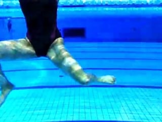 Eggbeater synchronized swimming slow motion (360p) (via skyload)