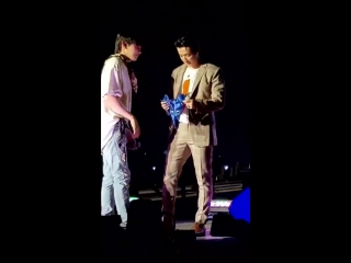 I’m crying hyukjae is so naughty