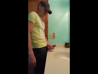 Подрочил у раковины || sweet dreams || гей порно