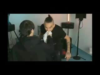 Славик кормит алишера (точнее алишер пробует на ус хуй) mp4