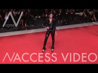 Sara sampaio, greta ferro and more on the red carpet for seberg in venice ( 480 x 854 ) mp4