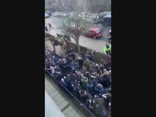 Millwall and everton fans clashing today 260119 mfc efc