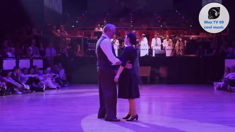 "закружилась "