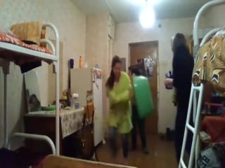 Бабы убивают друг друга