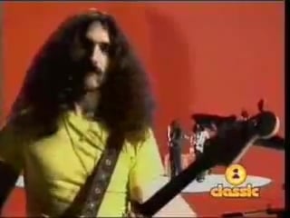Dweezil zappa & ozzy osbourne staying alive (cover bee gees)