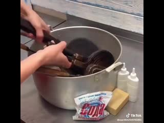 Чистим посуду проверено веками