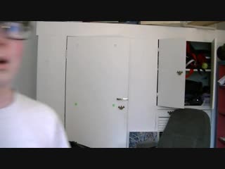 Porn shoots his monitor with an airsoft gun