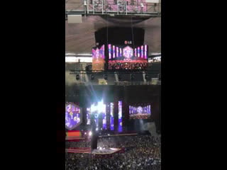 And the world goes narcissistic my god i love it