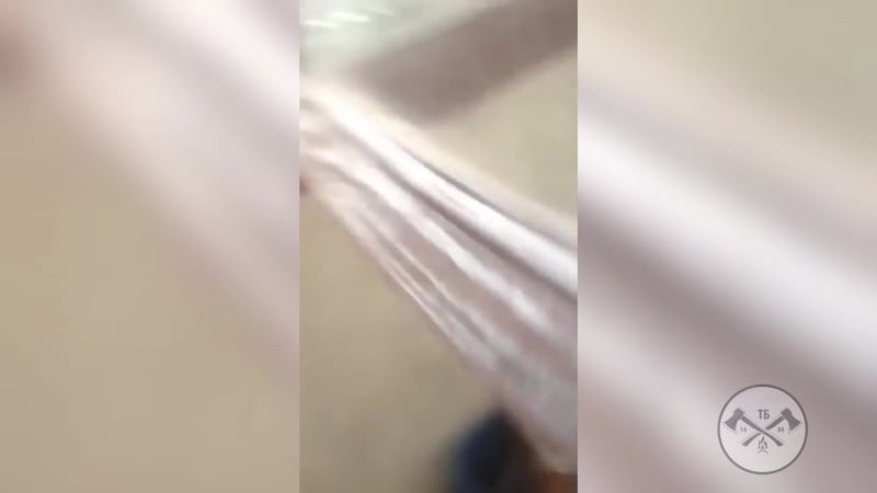 Жена изменила мужу и попросила помочь вынести чемоданы