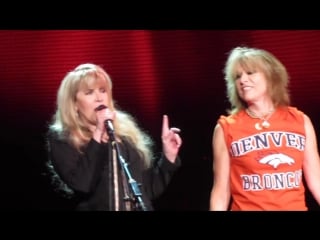 Stevie nicks & chrissie hynde stop draggin my heart around [live 4th row denver 27oct2016]