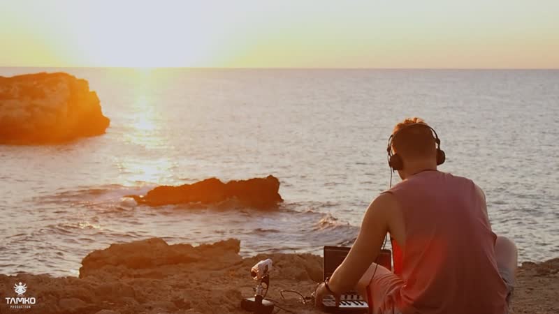 Maschine live looping on crete by tamko