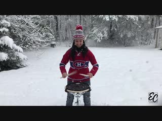 Emmanuelle caplette loves winter and drumming outside