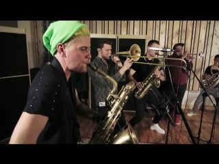 Lucky chops coco (live)