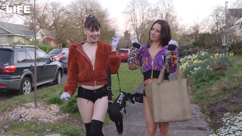 Американец превратил стриптиз клуб в службу достаи еды