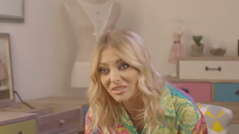 Delia si bendeac danseaza sexy la iumor