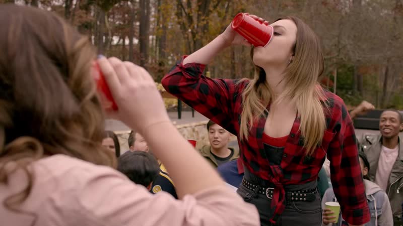 Кобра кай "тори и сэм кто кого перепьёт на одной ноге"