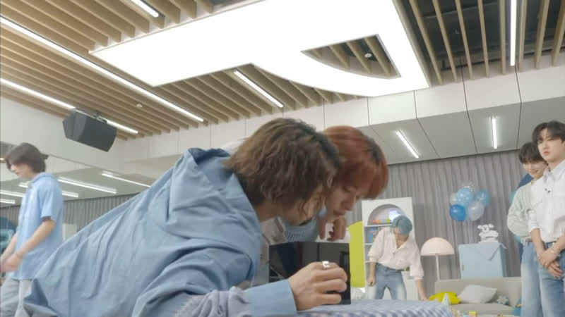 Changbin and seungmin teasing minsung