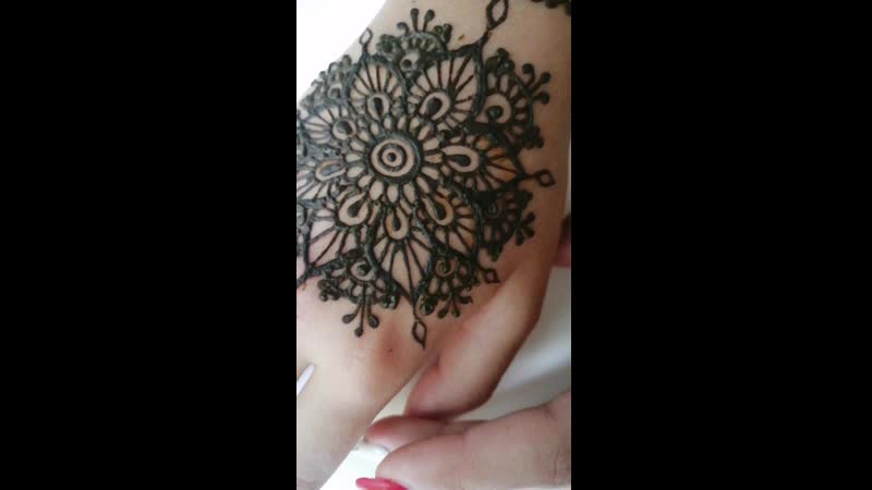 Natural henna mandala @anastasia mehendi