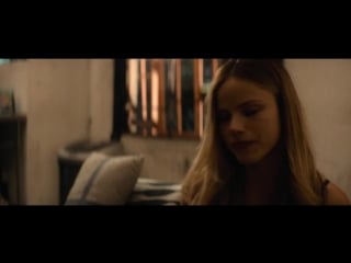 Хелстон сейдж (halston sage) голая в фильме «people you may know» (2017)