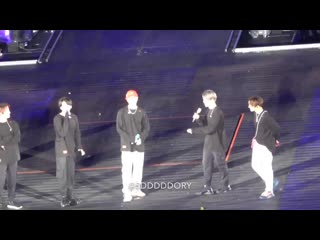 191026 스픽콘 파이널 서울 sys final in seoul 국민 jikook 잉고 빼야되게따 목소리들어야되니깡 화장실에서 연습한거 들은거같은