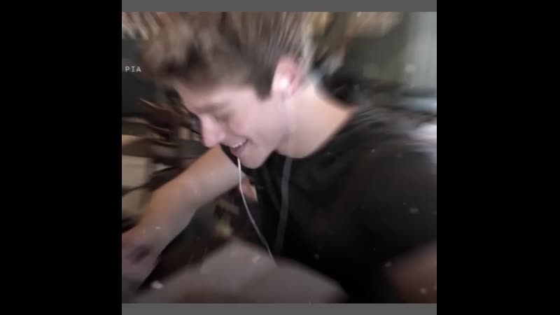 ▻ froy gutierrez