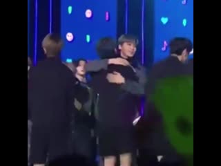 Keonhee hugging other group