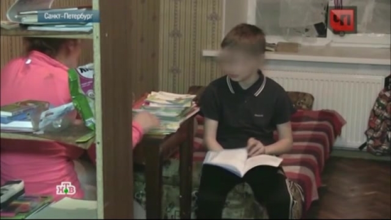 Видеокамеры сняли издевательства матери изверга над сыном