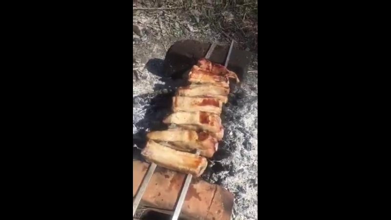 Как жарить шашлык на два мангала)) (480p) mp4
