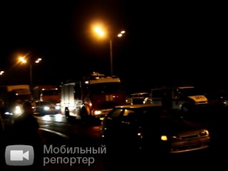 Водитель грузовика оказался зажатым в крупном дтп на мкаде (04 08 2012)