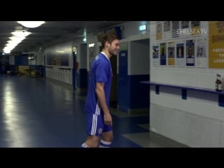 Chelsea unseen׃ gerrard visits john terry, cahill bottleflips and zouma trips costa