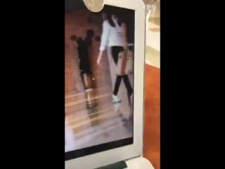 Krystal leaving hotel for filming (160518)