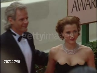 Gillian anderson and chris carter at the 1998 golden globe awards january 18, 1998