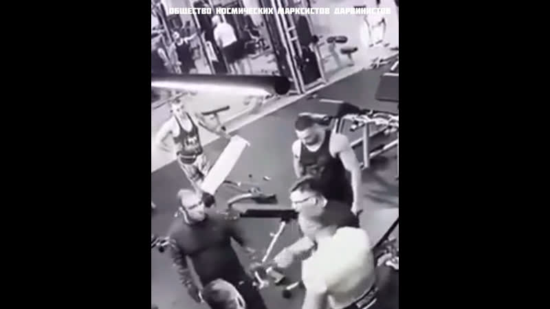 Стероидные петушки распетушились, но подраться