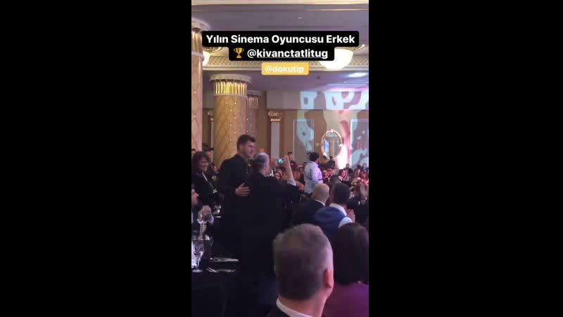 Kıvanç tatlıtuğ 24 altın objektif ödülleri yılın sinema erkek oyuncusu ödülünü kazandı (pt 1)