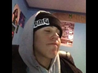 I get joy out of reading attention deprived vine commenters i feel bad for you lmfao #postyourdrafts