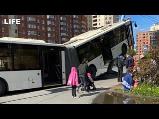 Автобус встал на дыбы в питере