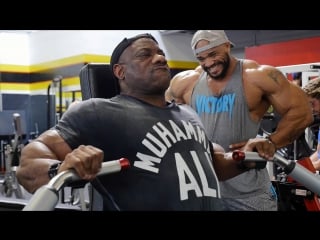 Dexter jackson & sergio oliva jr train chest