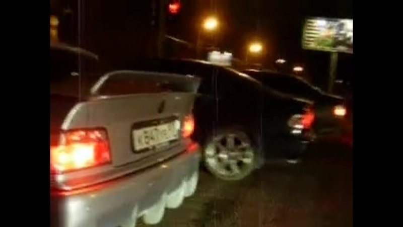 Четырка натягивает иномарки