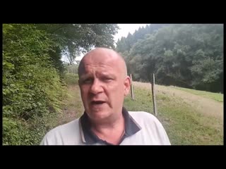 Carsten jahn unfassbare entgleisung merkel verhöhnt und verachtet trump!