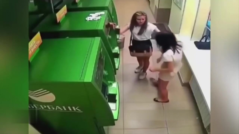 Она очень хочет винишка