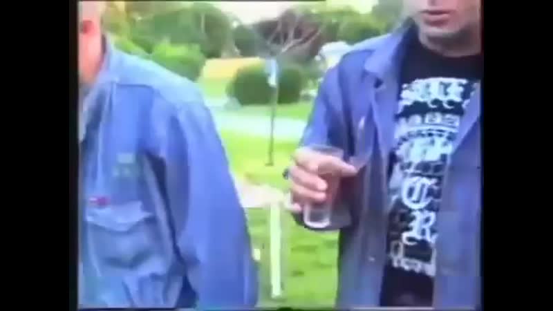 Голый дебил танцует крабика в амереке ~