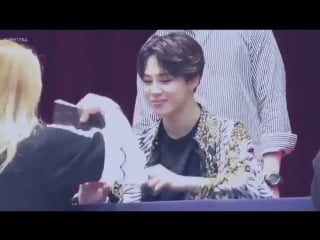 Jimins reaction when an army accidentally ignored his high five poor baby