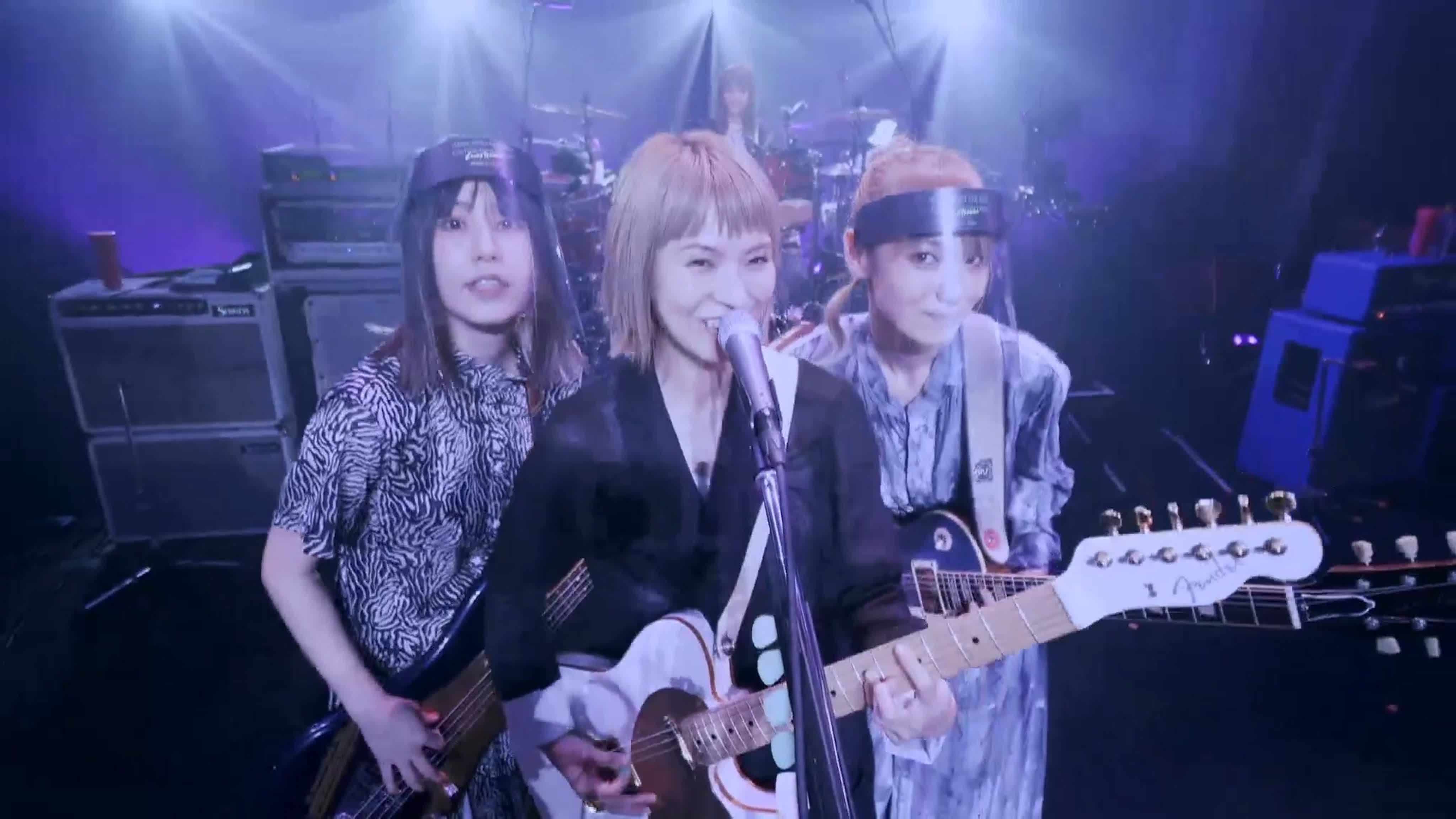 Scandal “kiss from the darkness” livestream