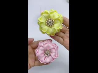 Великолепные цветочки своими руками из лент
