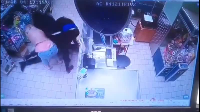 Если душа челябинской женщины требует продолжения банкета, то остановить её невозможно проверено охранником супермаркета