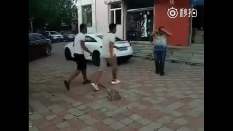 Там тоже из за парковочного места голова может заболеть