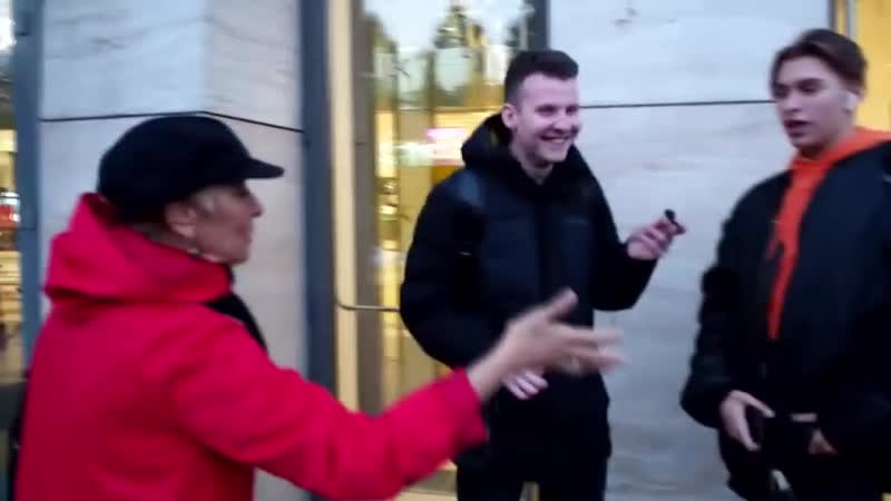 Женщина доебалась до педиков