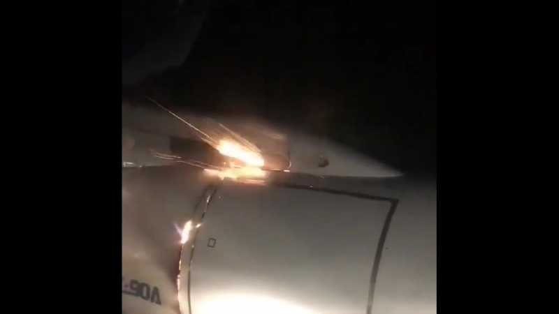 Аварийную посадку в аэропорту «уфа» совершил самолет ту 204 авиакомпании «ред вингс», выполнявший в среду, 22 августа