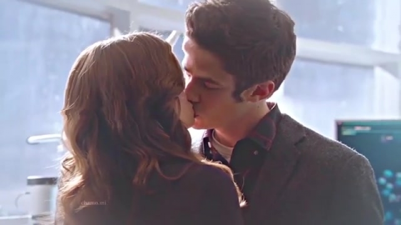 The flash barry allen &amp; caitlin snow vine